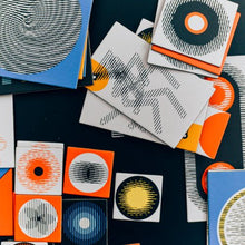 Load image into Gallery viewer, Djeco KINOPTIK ANIMATED OPTICAL ILLUSION PUZZLE: CITY (123PC)