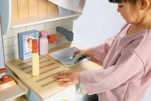 Load image into Gallery viewer, Tender Leaf Toys - Laundrette