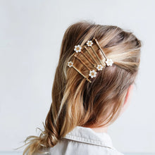 Load image into Gallery viewer, Mimi &amp; Lula - Daisy Enamel Kirby Grips