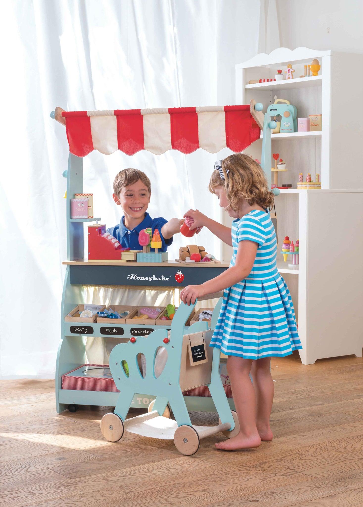 Le Toy Van Shop Cafe Honeybake Sophea In Wonderland
